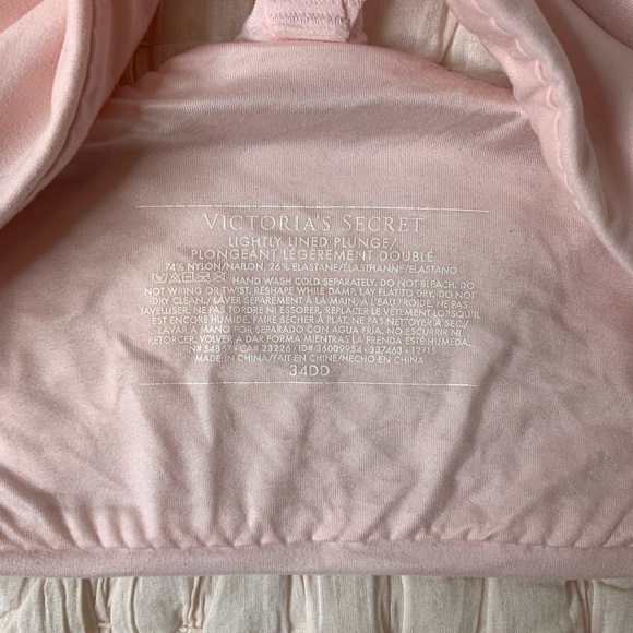 Victoria’s Secret bra, 34DD - Picture 4 of 4